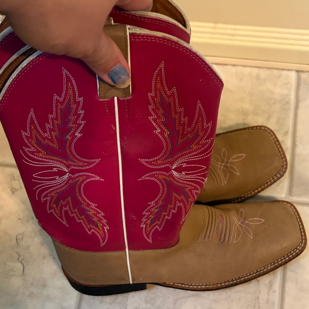 Justin Boots Black and Brown Embossed Logo Heel hot pink top some wear
